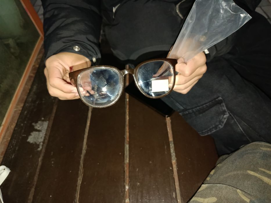 Срочно продаётся очки для зрения -3 хамелеон о цене договоримся