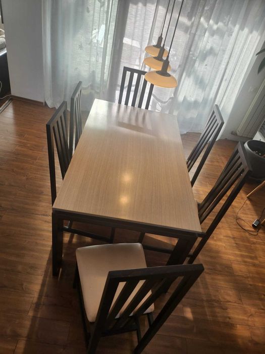 Masa dining si 6 scaune
