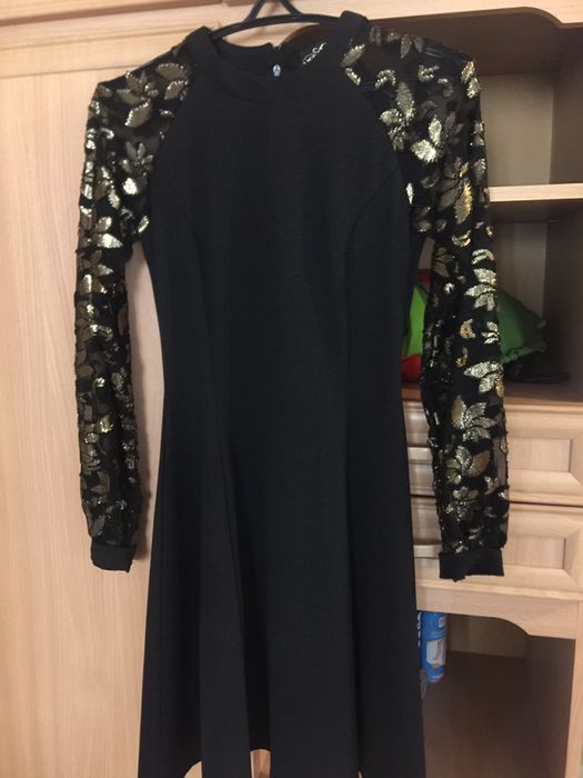 Женские платья  праздничные