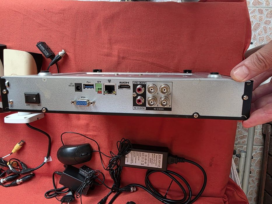 Vand videointerfon si sistem supraveghere video