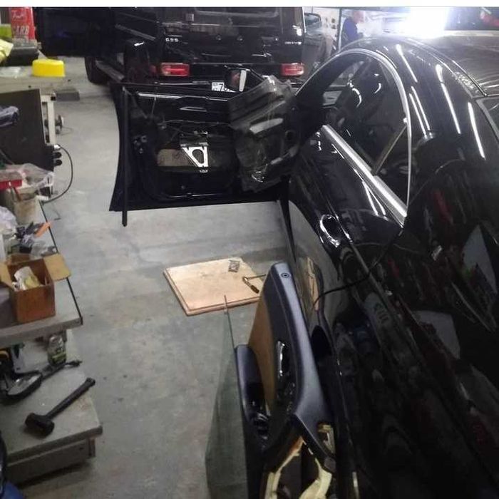 Ремонт стеклоподъёмников.