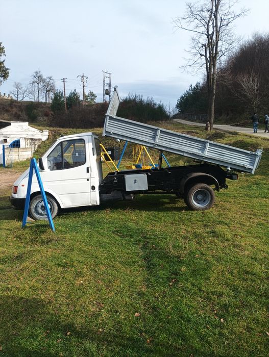 Vând camioneta basculabila Ford Transit