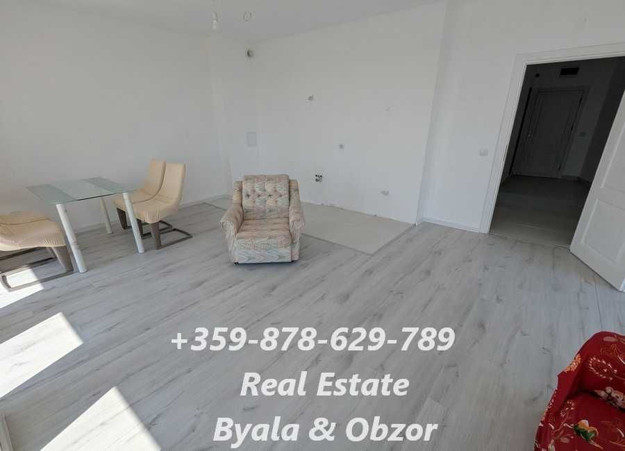 Просторен двустаен апоартамент с 2 бани и с голяма тераса