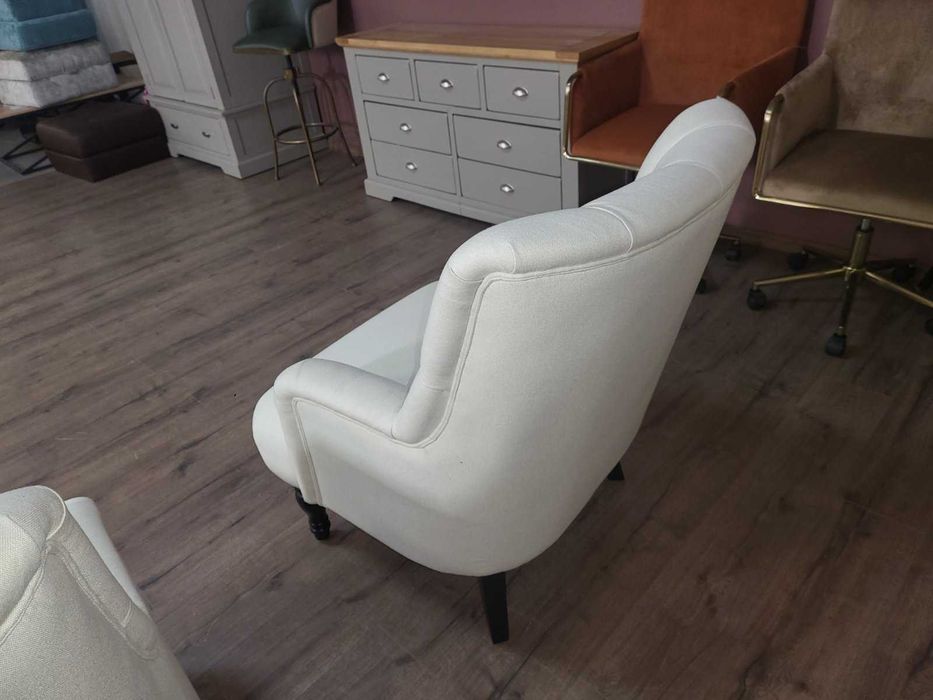 Два броя светло кремави фотьойли от плат