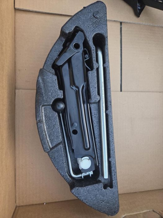 Продавам оригинални нови крикове за всички марки и модели автомобилиза