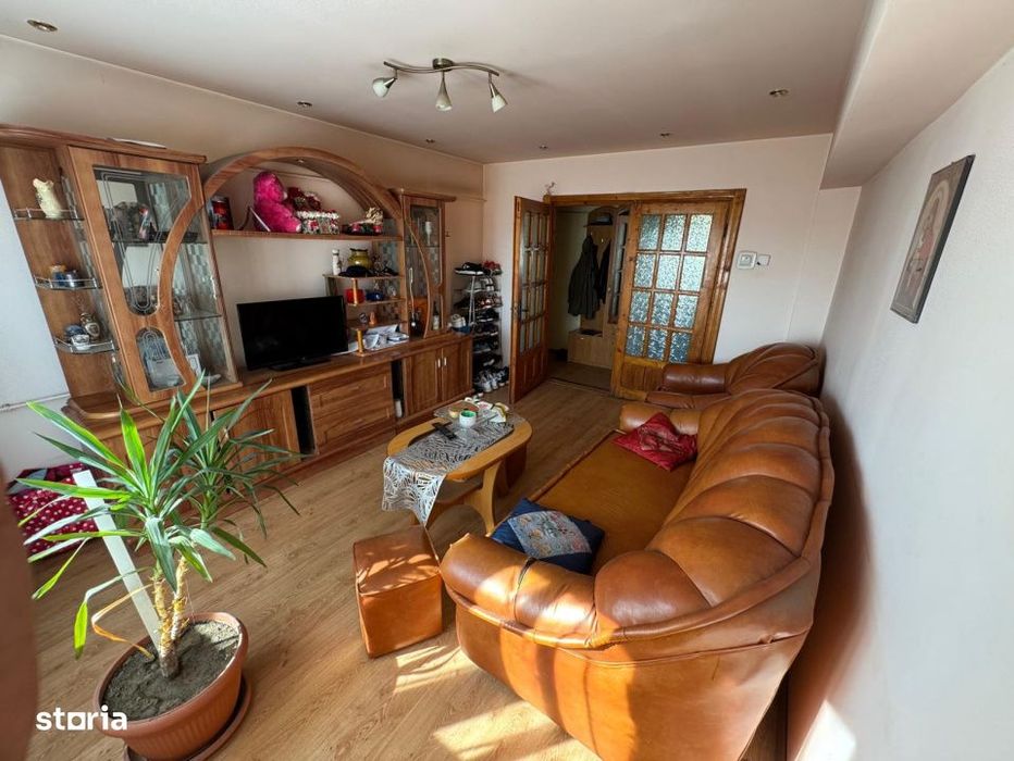 Apartament 3 camere decomandate, et 4 , Craiovita Noua