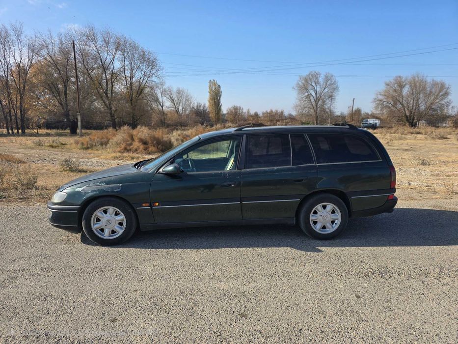 Продам машину opel omega