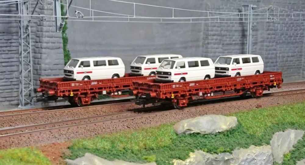 Rivarossi vagoane de transport auto scara H0 
Roti metalice izolate 
E