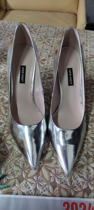 Дамски обувки чисто нови