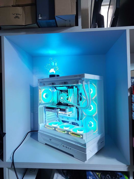 Мощный игровой компьютер AMD Ryzen 7 9800x3d , RTX 5070 12gb