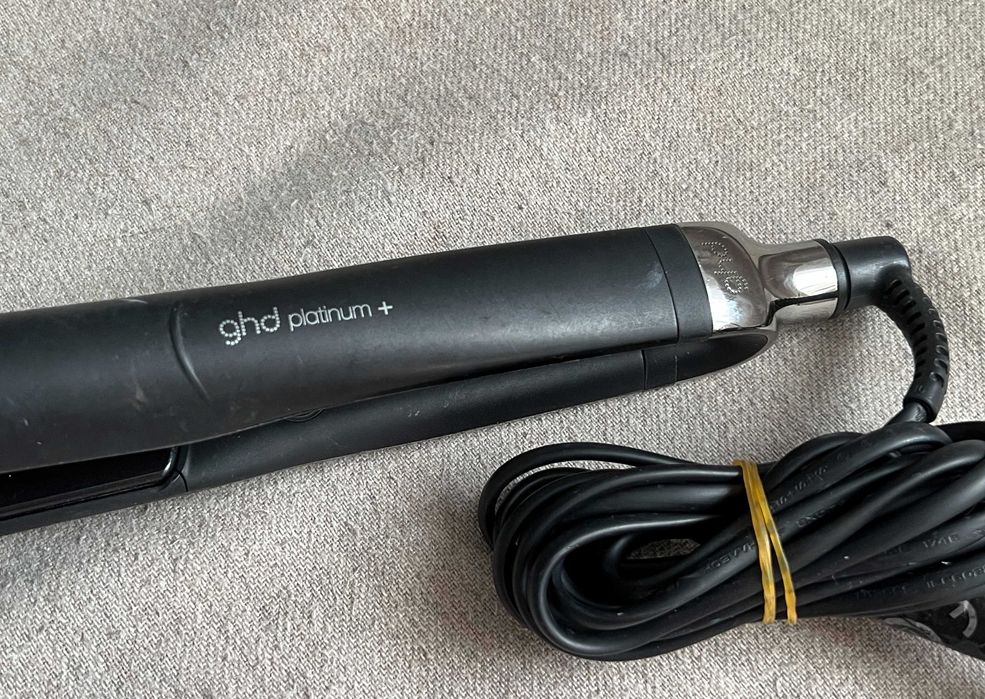 Placă de păr GHD Platinum Plus defectă, LED roșu, nu mai pornește