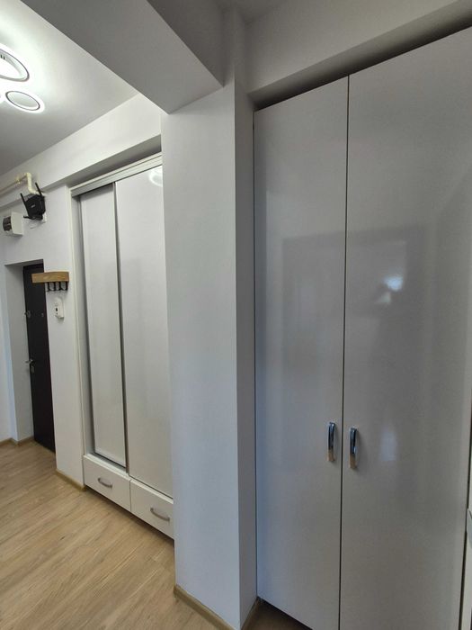Vand apartament cu 3 camere