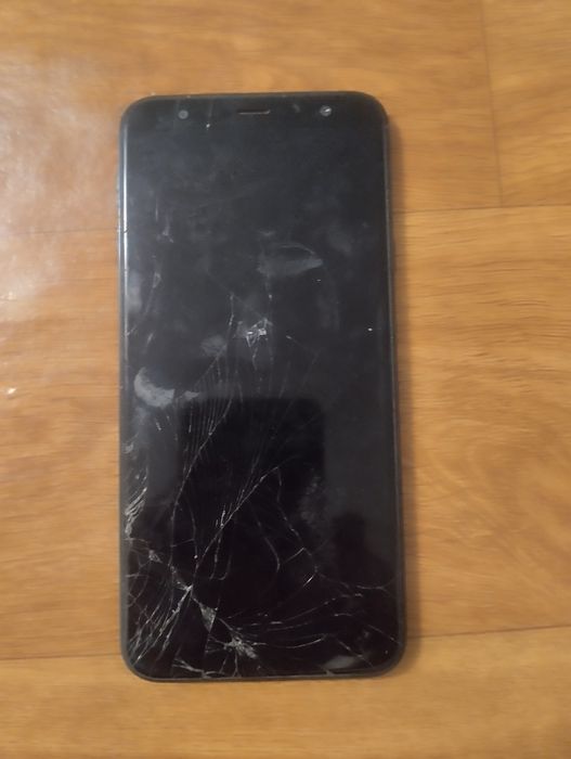 Samsung j4+ на запчасти
