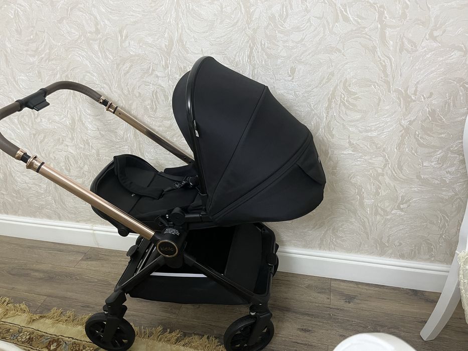 Детская коляска в идеальном состоянии