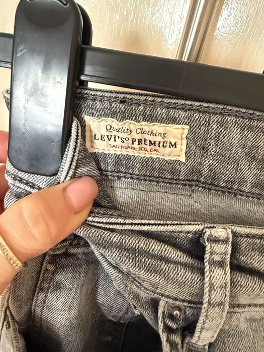 Blugi Levi’s originali noi