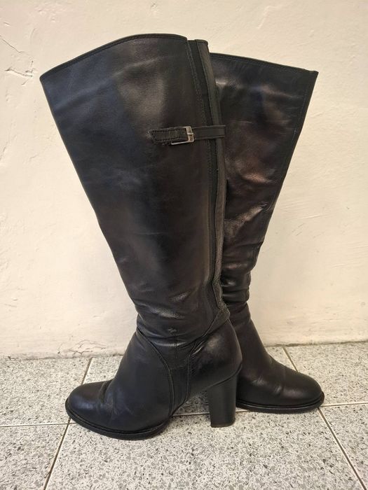 Кожени ботуши с ток