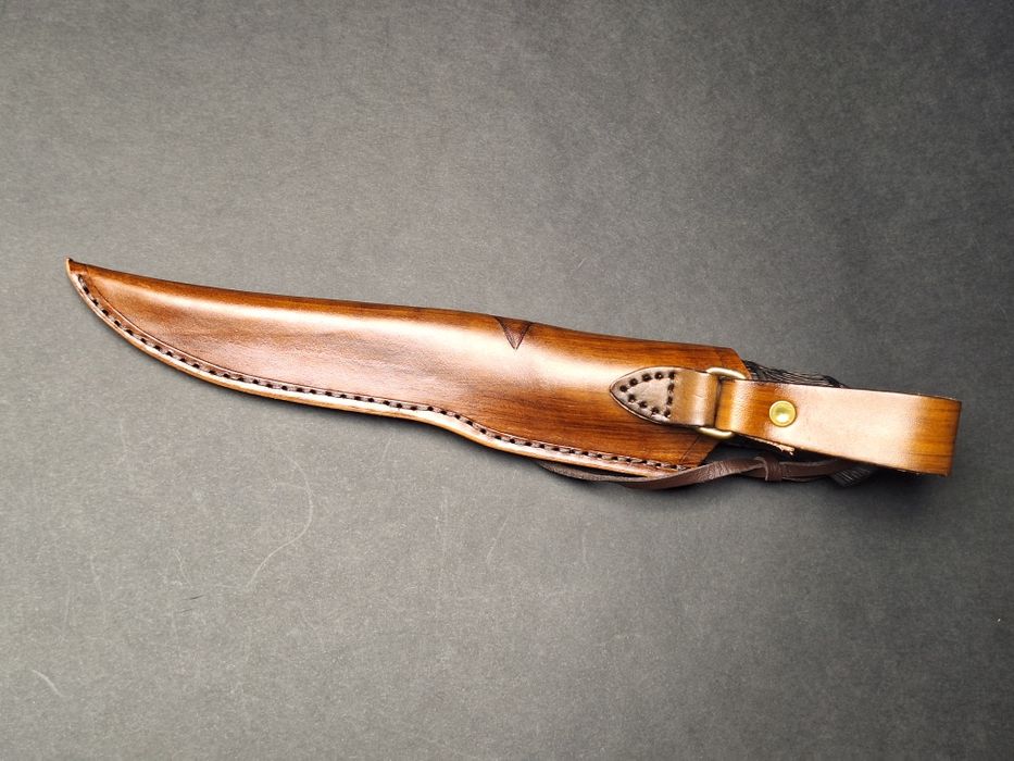 Ловен нож от дамаска стомана VG10 с кожена кания