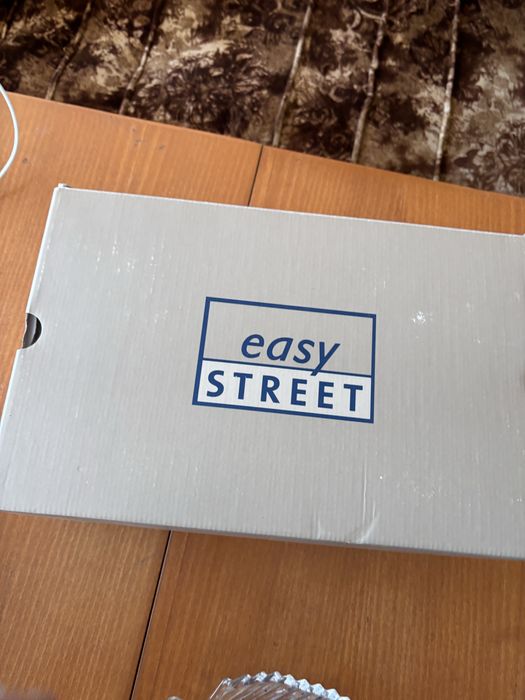 Продавам чисто нови обувки