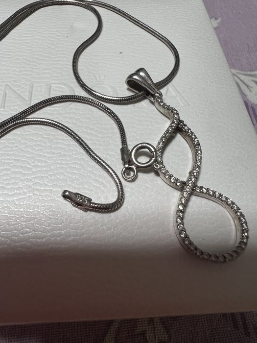 Сребърен синджир с висулка