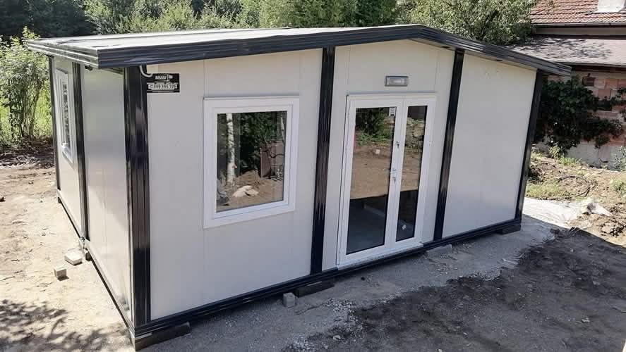 Vand case din containere modulare 8 x  11.5m