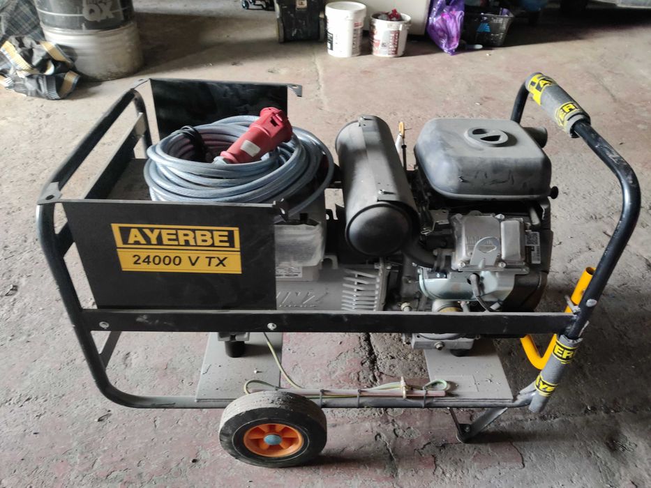 Турбозолна машина и генератор