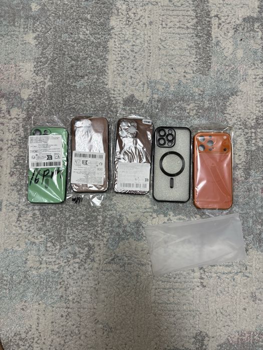 Huse noi sigilate iPhone 16 pro max