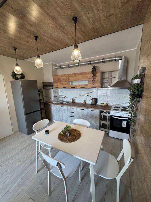 Дава се под наем Четиристаен апартамент в Казанлък - 98 кв.м за 438.6 € - Снимка #1
