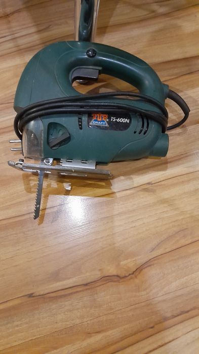 Ръчна дрелка и зеги