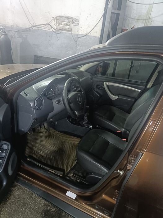 Продам дастер 2 литра полный привод