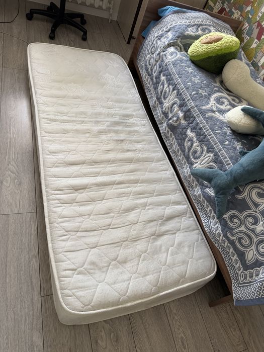 Отдам бесплатно матрас