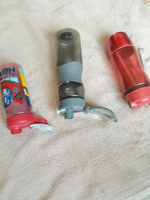 Продам бутылки под воду