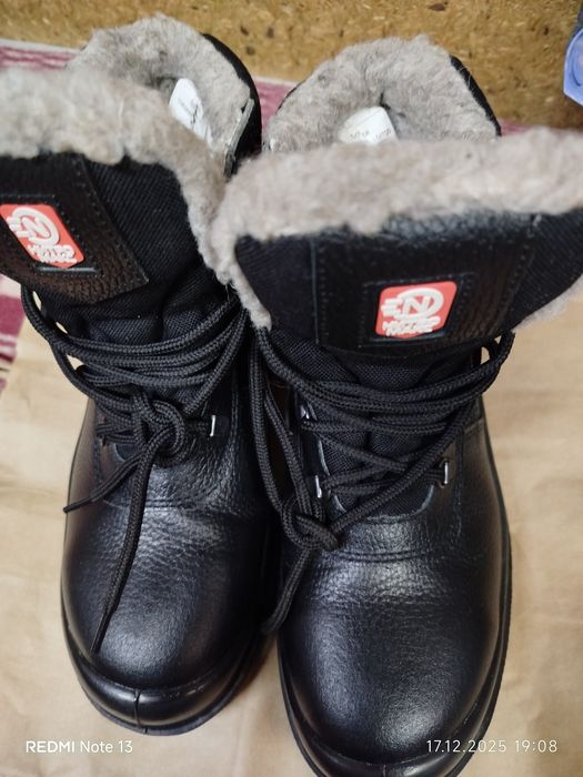 Продам ботинки новые