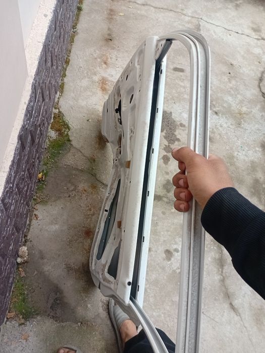 Damas eshik o'ng taraf