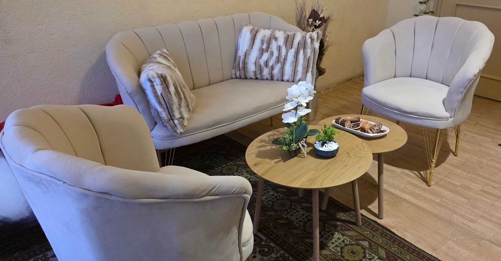 Диванче със столчета