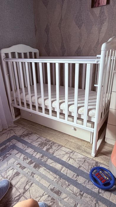 Продам детскую кроватку