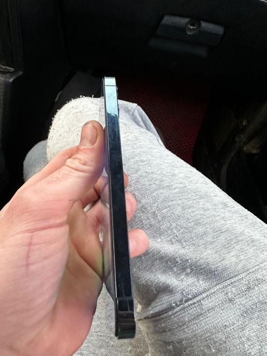 Продам айфон 12 про 128г акб 84