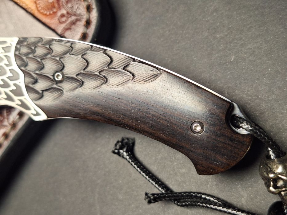 Сгъваем нож от дамаска стомана VG-10 стомана с кожен калъф