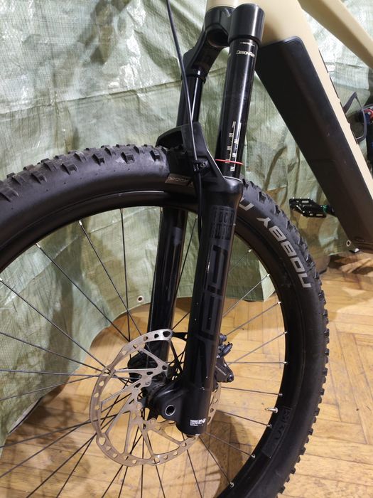 Cube stereo carbon 750w