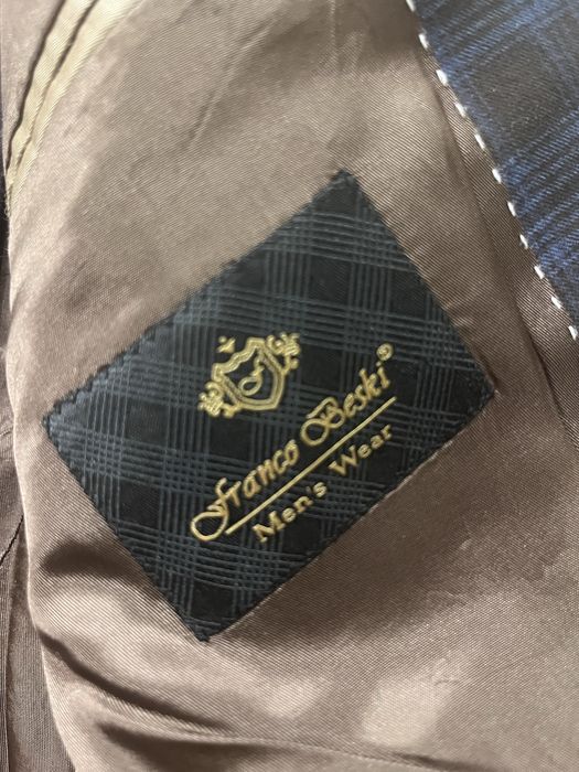 мужской костюм продается