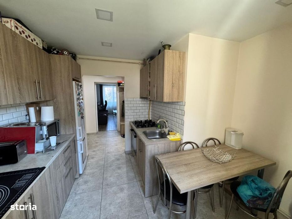 Apartament 3 camere, 89 mp, zona Sasar