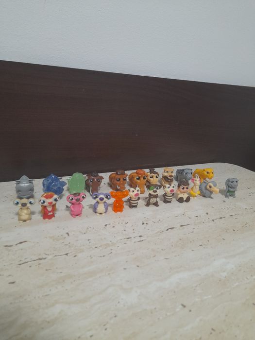Toată  colecție 22  Figurine