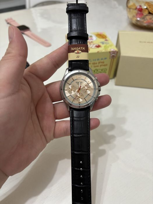 Продам часы касио!