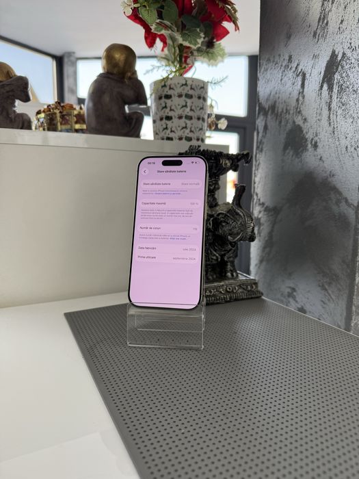 Vand iphone 16 pro de 256 gb baterie 100%