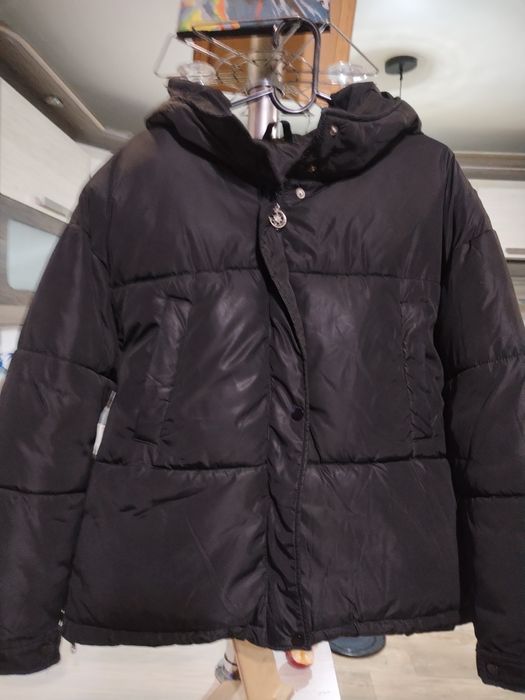 Куртка, пуховик.