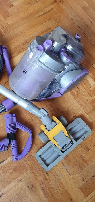 Прахосмукачка "Dyson" с перфектно работещ двигател