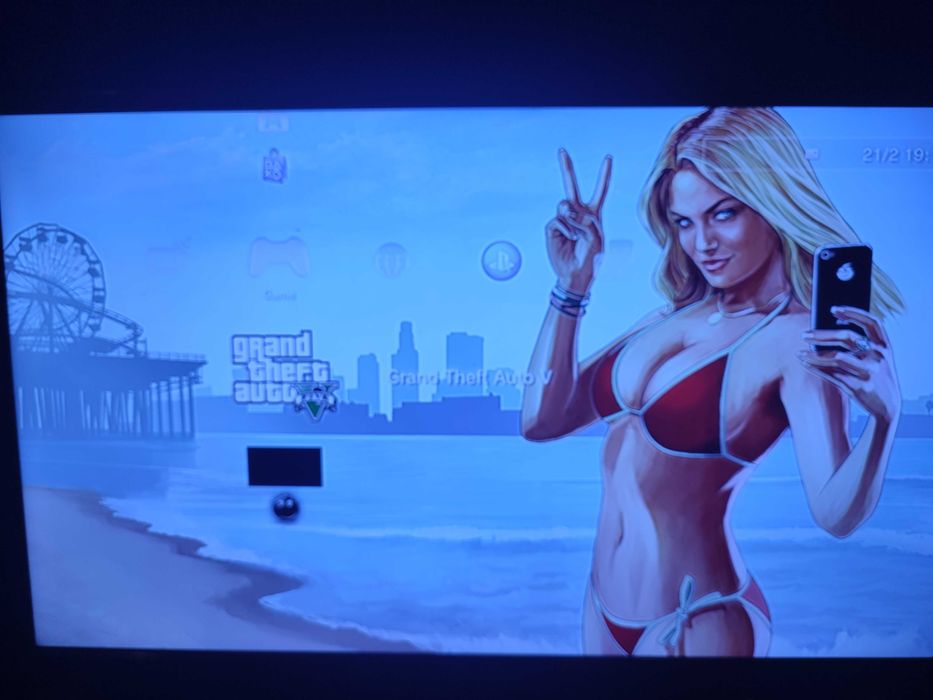 PS3 1TB + 2 джойстика + GTA 5 – Готов за игра