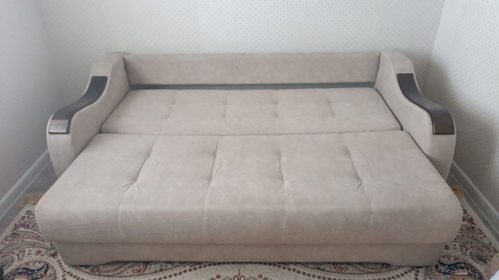 Продам диван в хорошем состоянии.