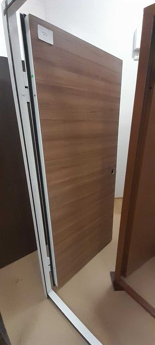 Входни Блиндирани Врати  **РАЗПРОДАЖБА**