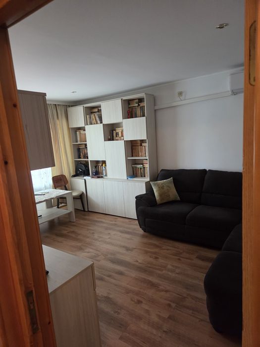 Vand apartament 3 camere zona Dacia — fotografia 1