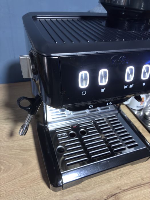 VÂND ESPRESSOR SOLIS GRIND & INFUSE COMPACT 1018N – 3 ÎN1 cu rasnita integrata si sistem de spumare al laptelui
